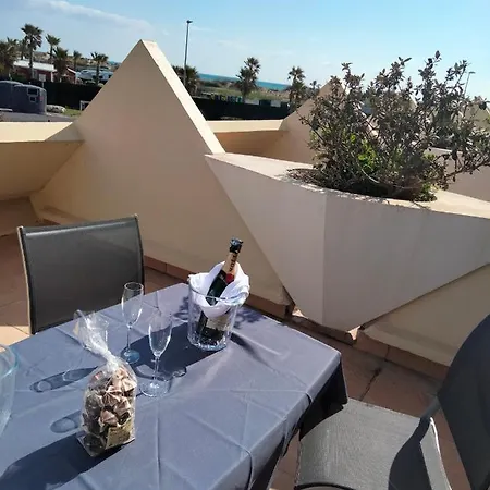 Naturisme Heliopolis Face A La Avec Vue Agde