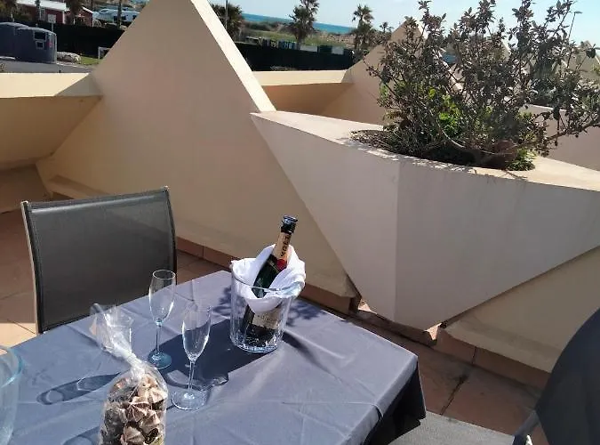 Naturisme Heliopolis Face A La Avec Vue Agde